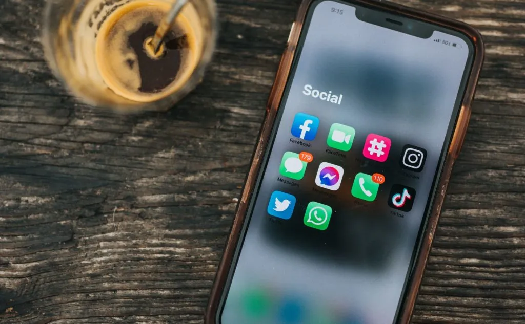 phone with Social Media Marketing for Accountants icons